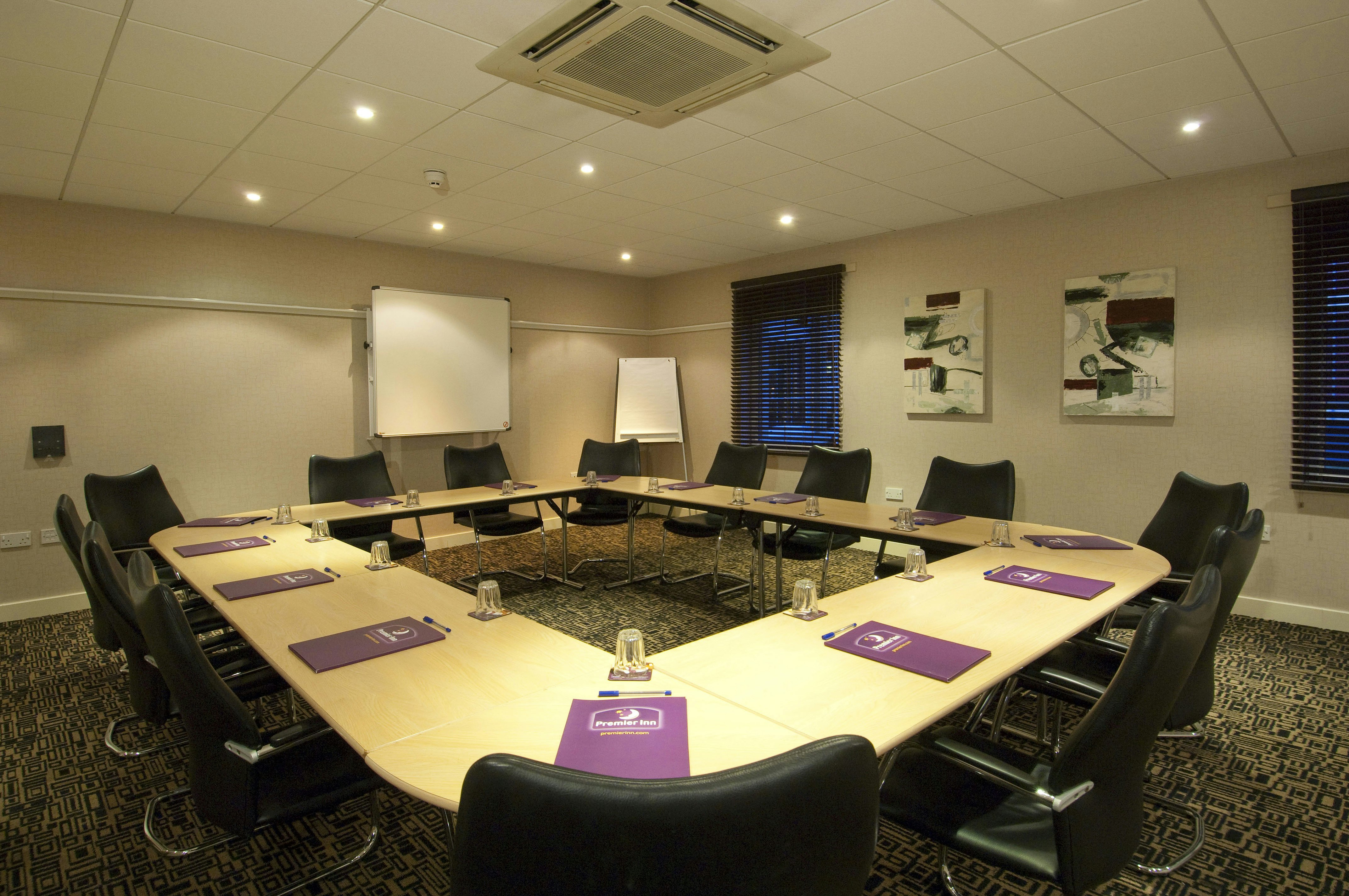 Premier Inn Manchester Trafford Centre West Hotel 43/50