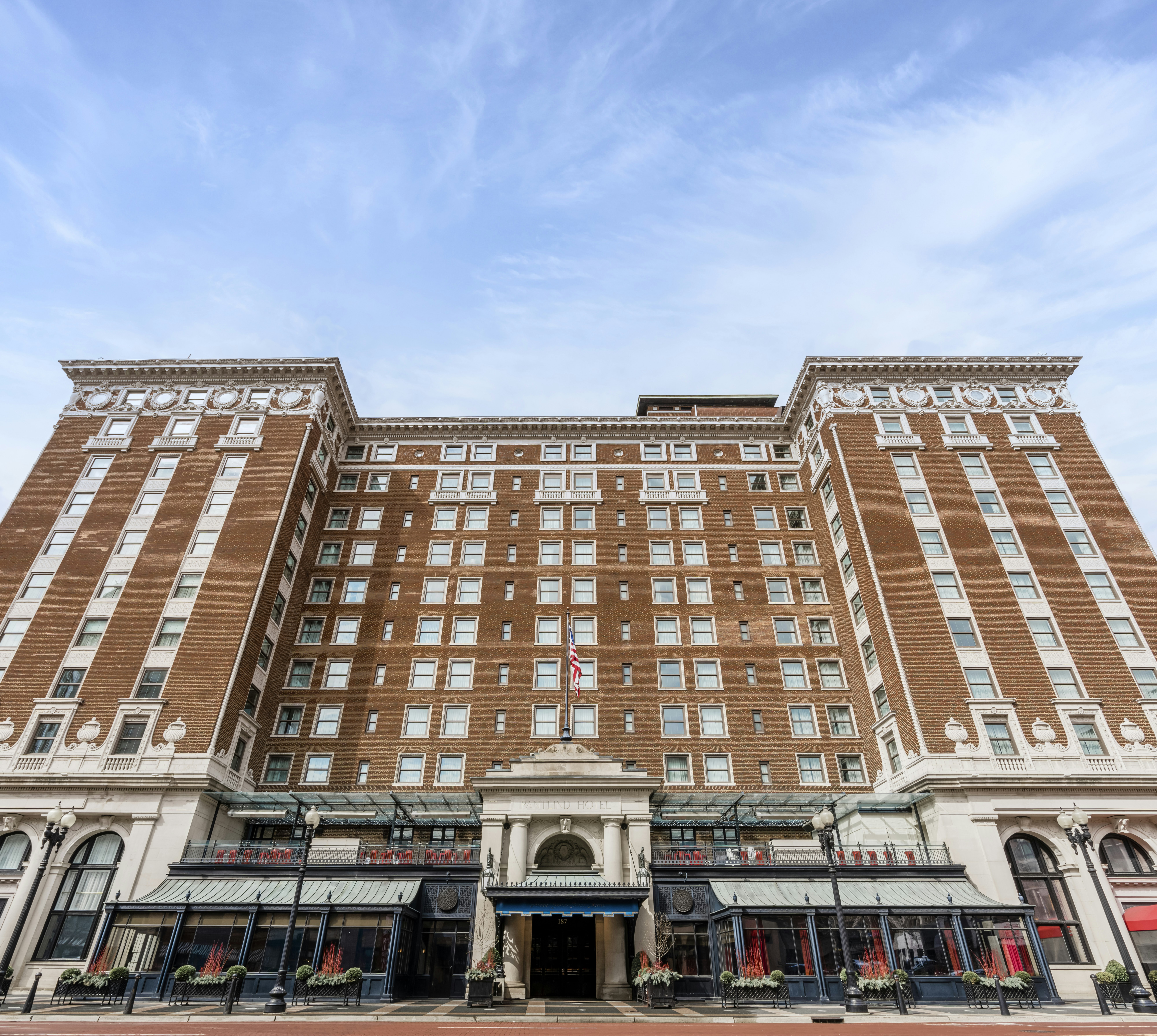 Amway Grand Plaza, Curio Collection by Hilton 3/65