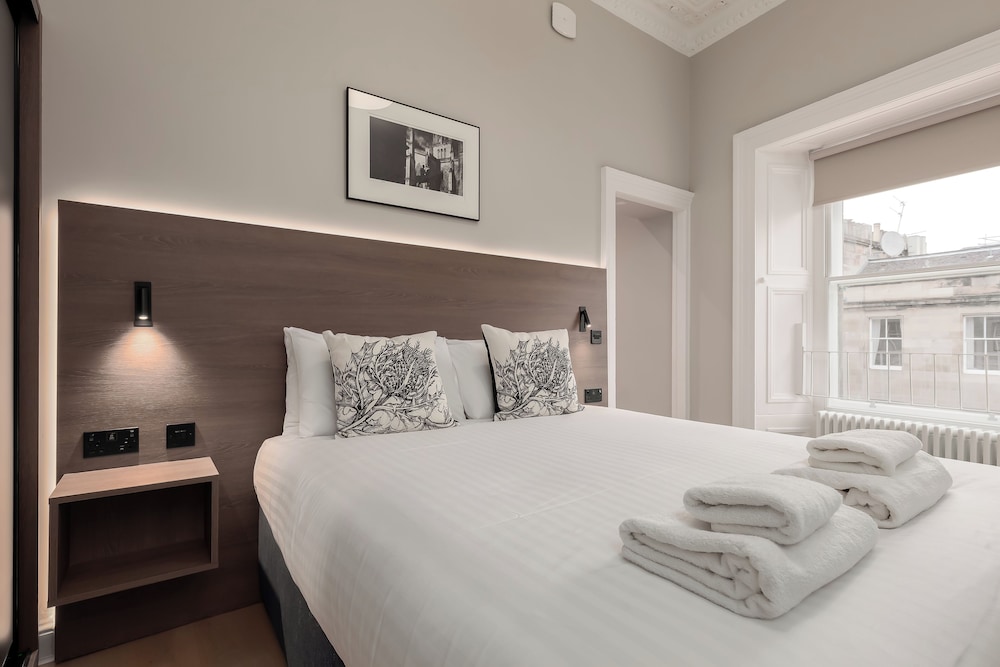 Superior, Studio, King Bed