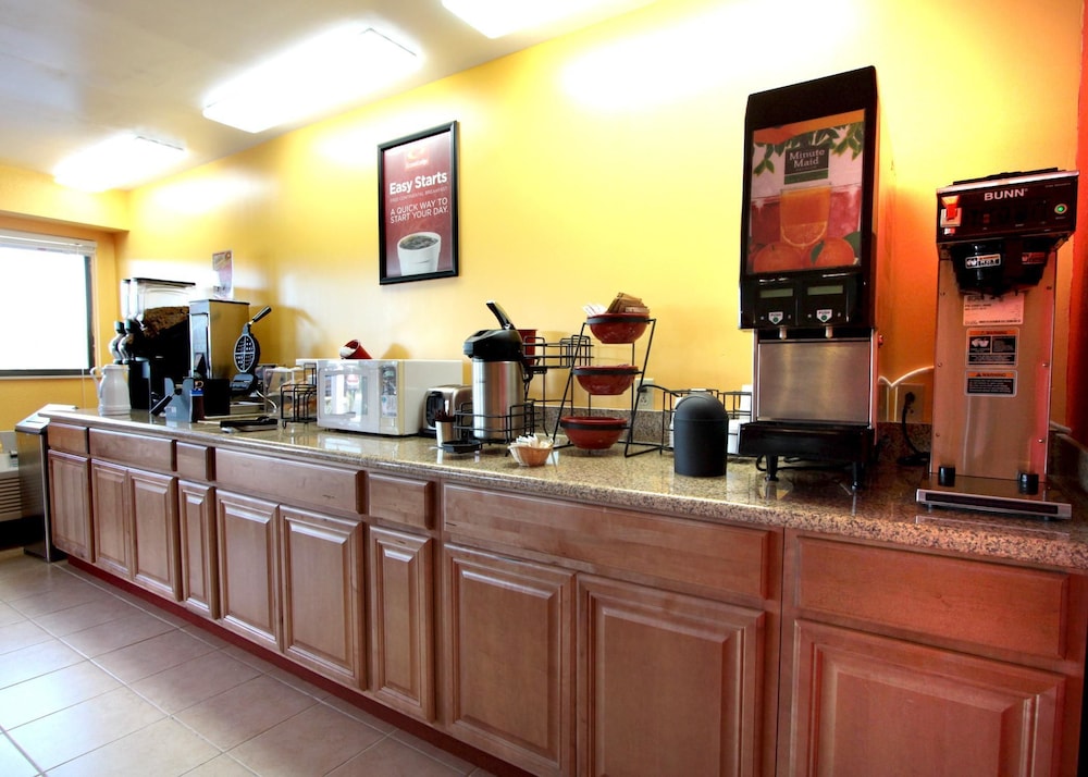 Days Inn By Wyndham Independence 32/45