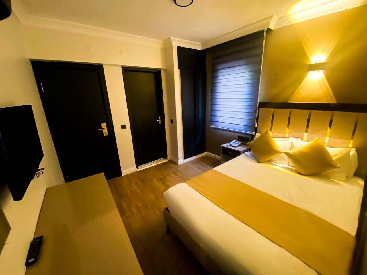 Rer Hotel 4/13