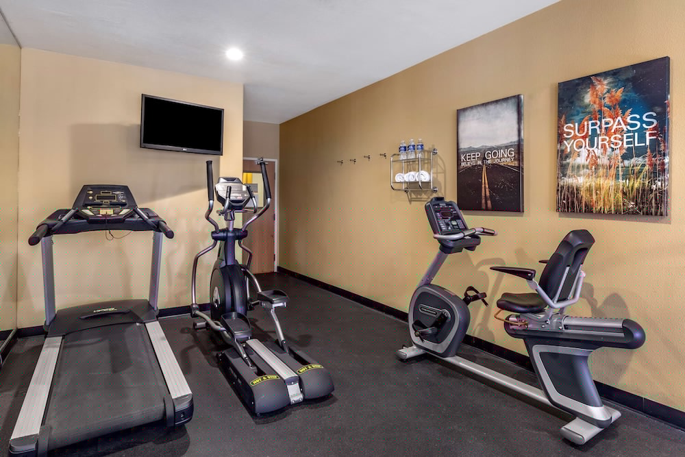 Best Western Plus DFW Airport Suites 16/43