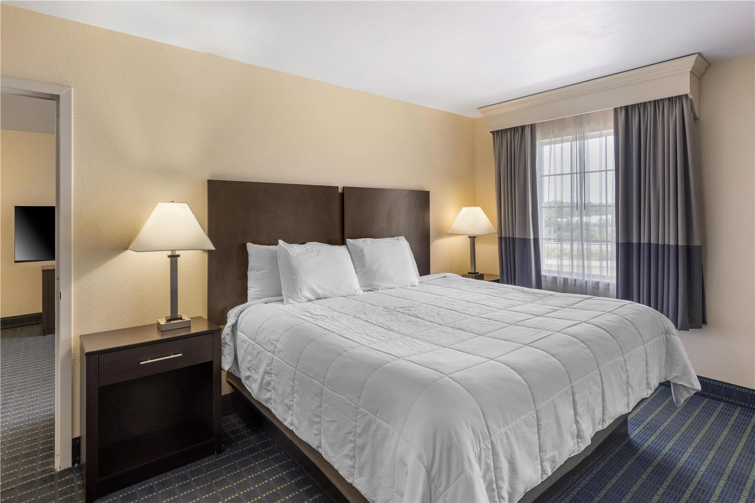 جناح بسرير كينج مع أريكة، Best Western Parkside Inn 2/3