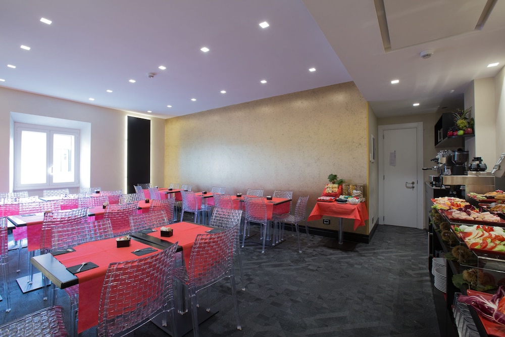 FLORIS HOTEL 60/73