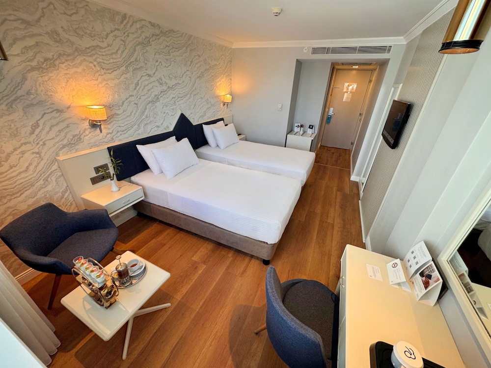 Dedeman Istanbul 23/63