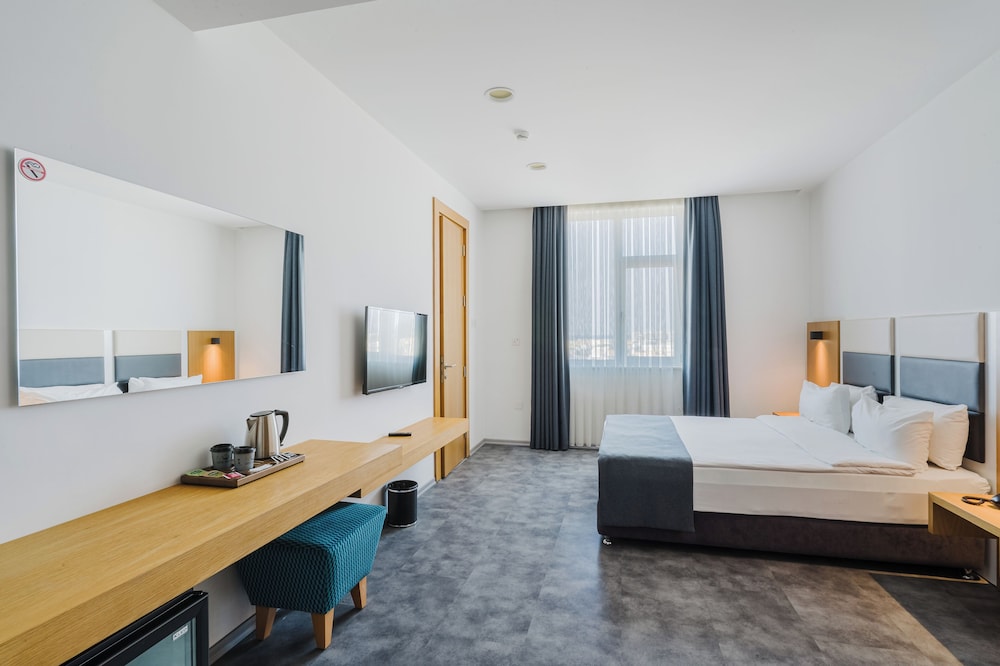 Ingate Hotel 12/50