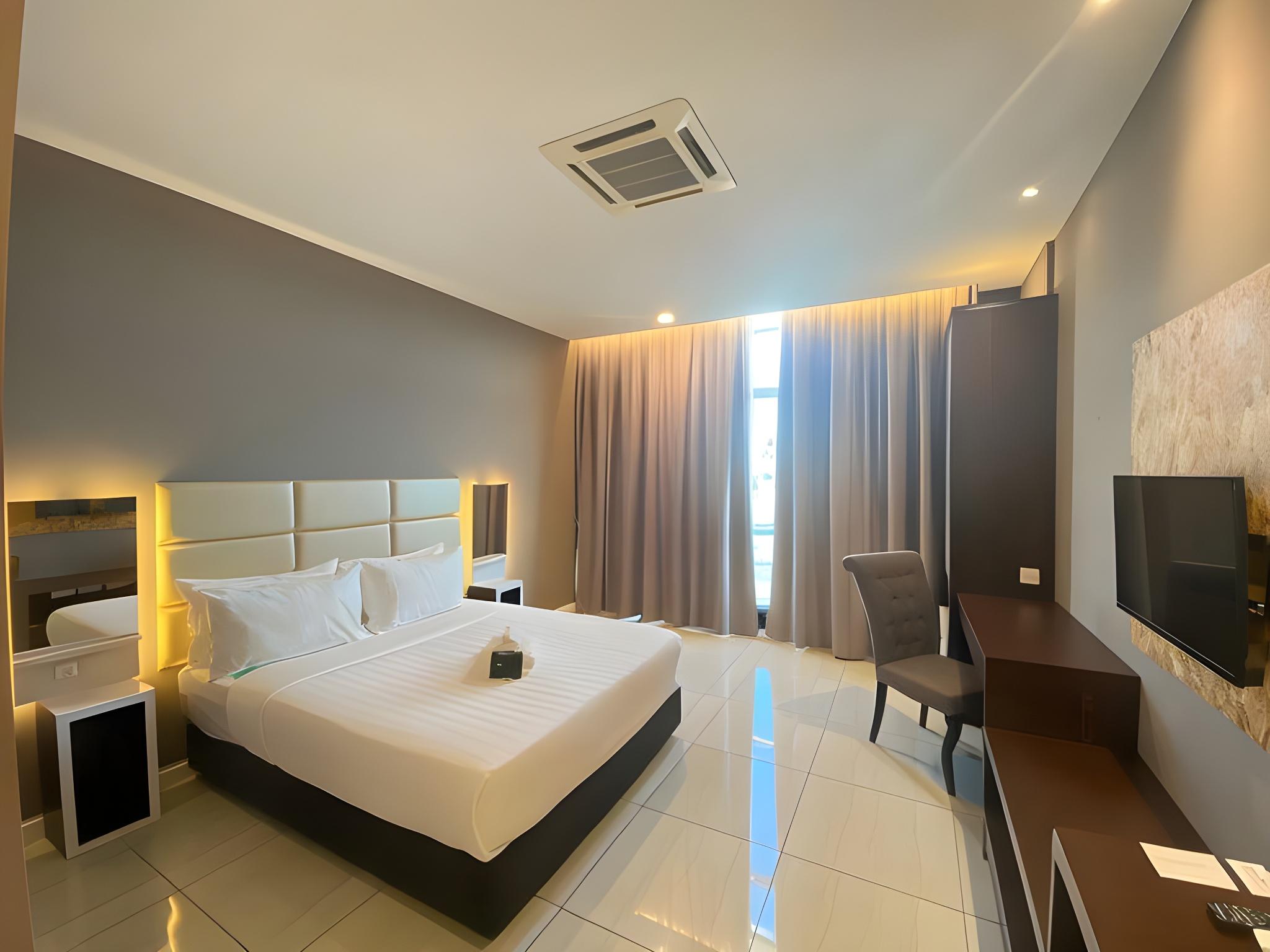 DELUXE, DOUBLE BED