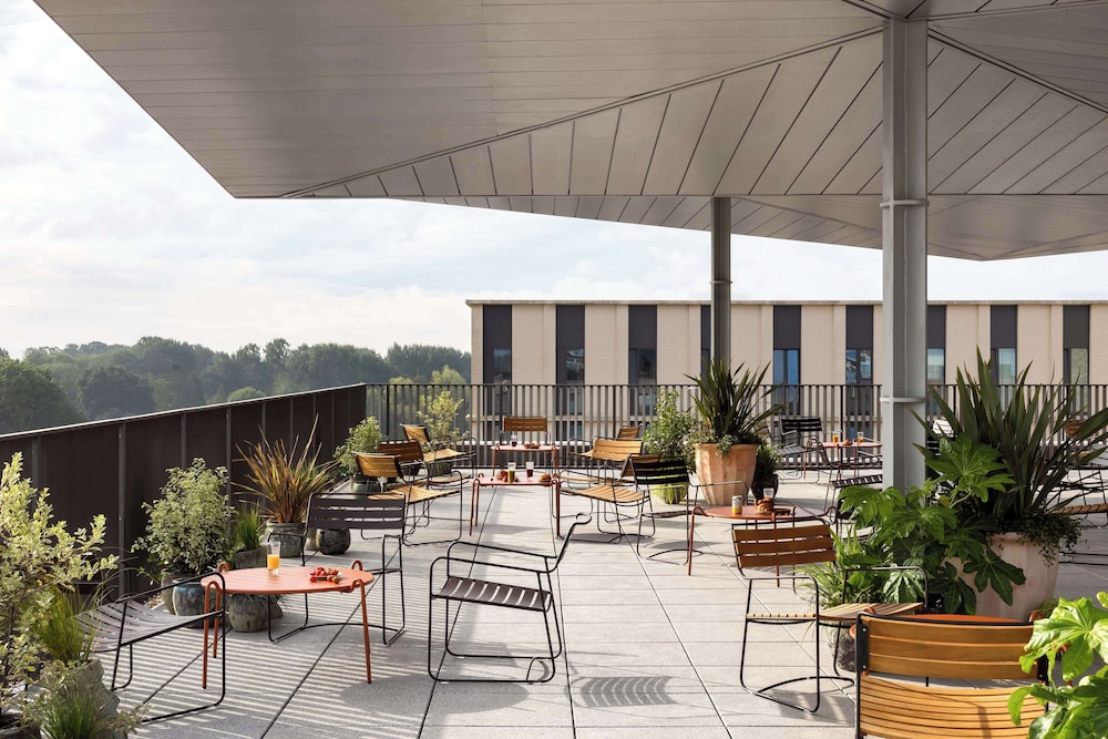 Hyatt Centric Cambridge 6/48