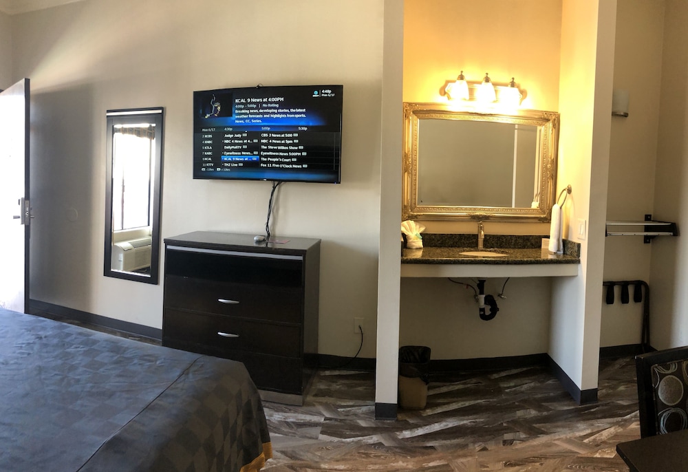Castaic Inn Near Six Flags Magic Mountain 21/43