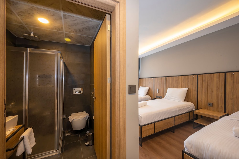 Corlu Dem Hotel 50/50