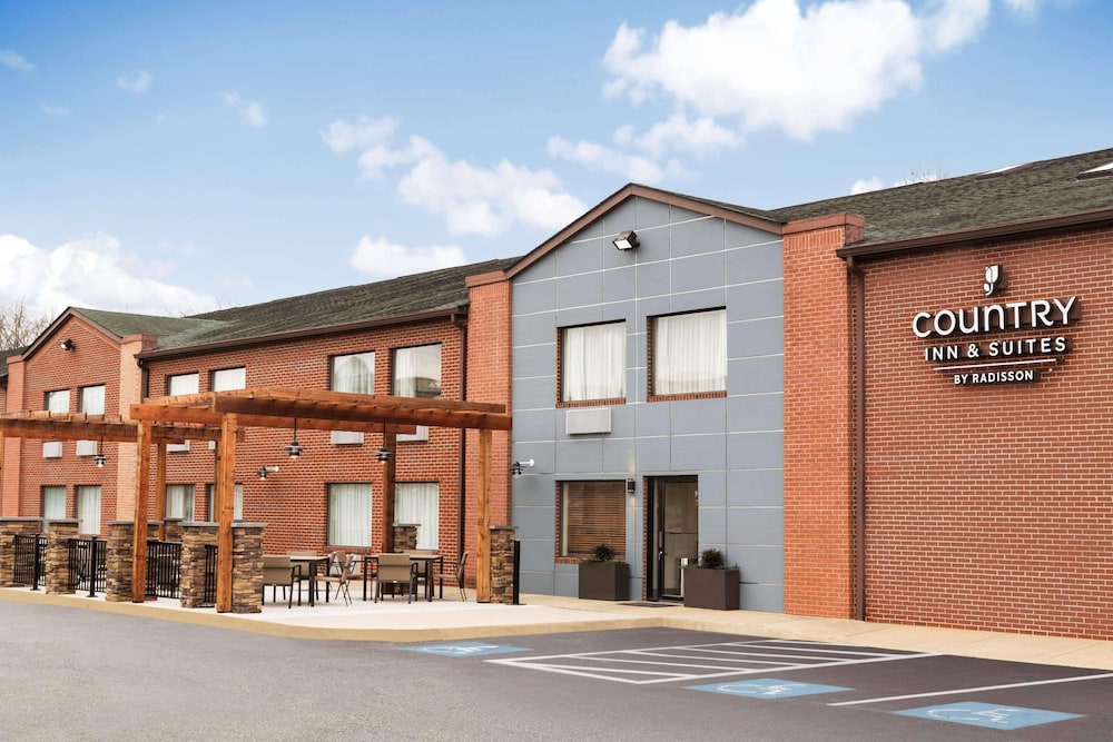 Country Inn and Suites by Radisson, Dahlgren-King George, VA 4/53