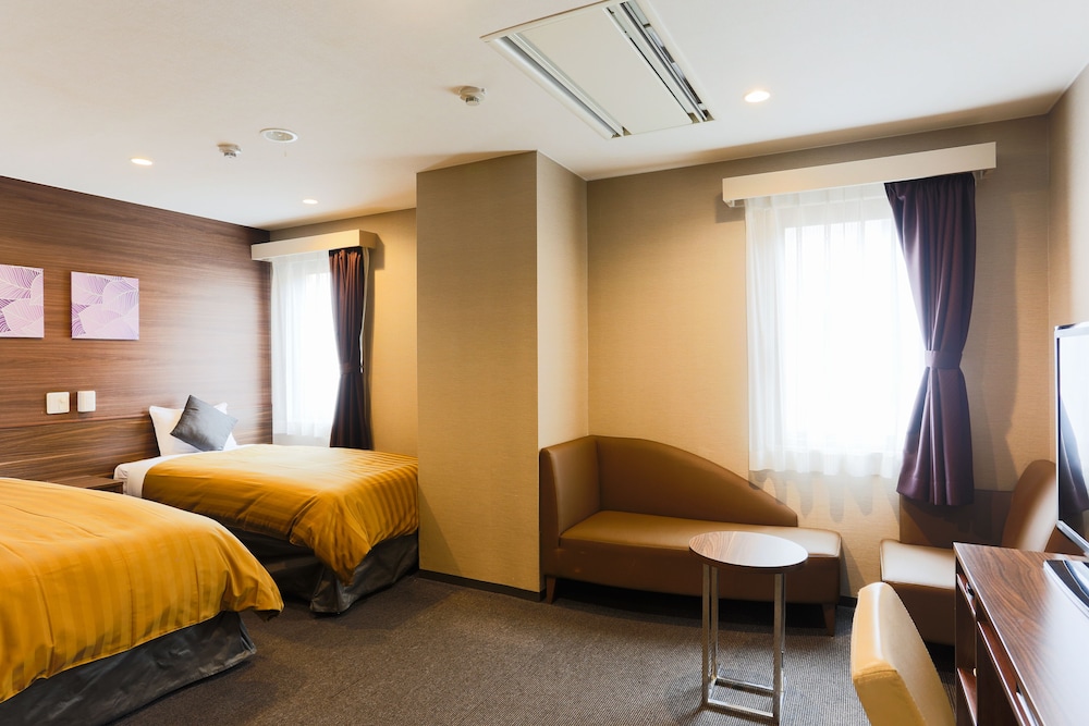 Hotel Sun Royal Kawasaki 11/53