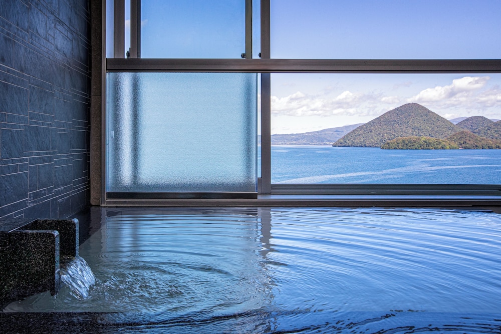 swimming pool spa