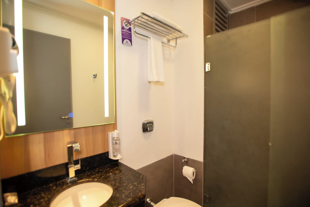 Delcas Hotel 65/68