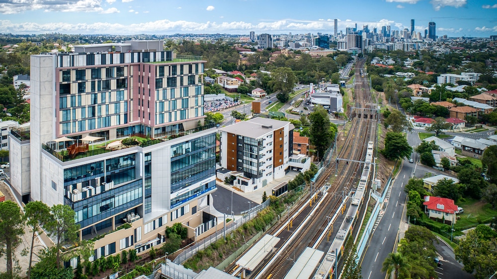 Essence Suites Taringa 3/60
