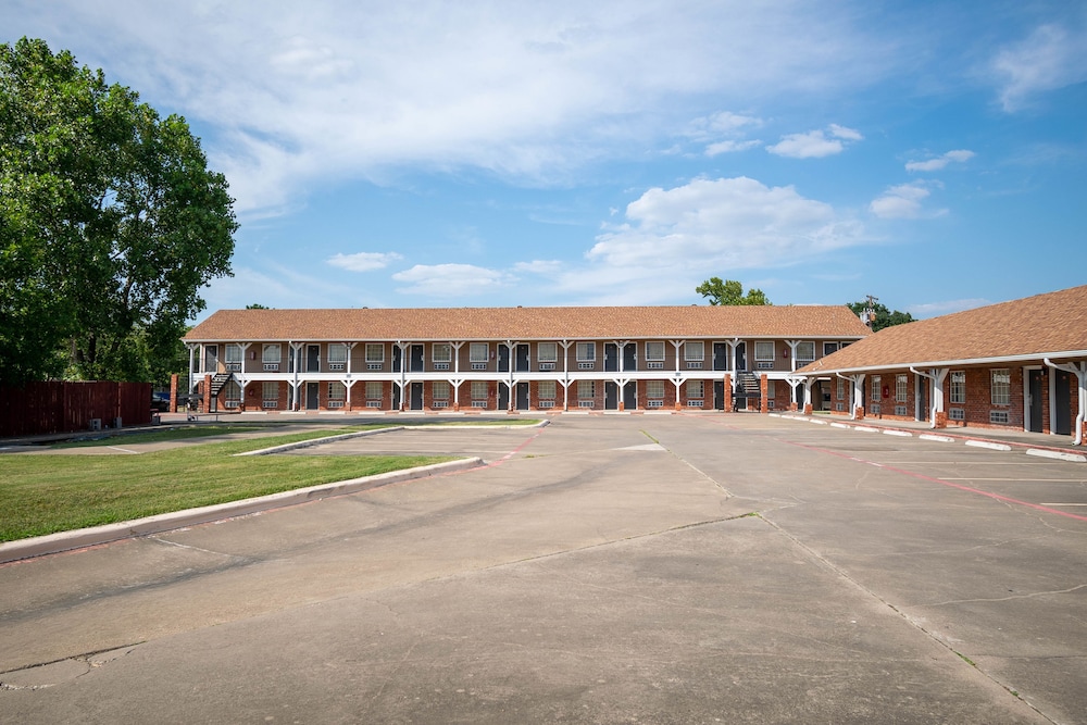 Countryside Inn 9/49