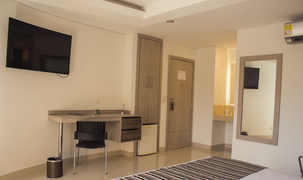 Hotel Toscana Plaza 34/65