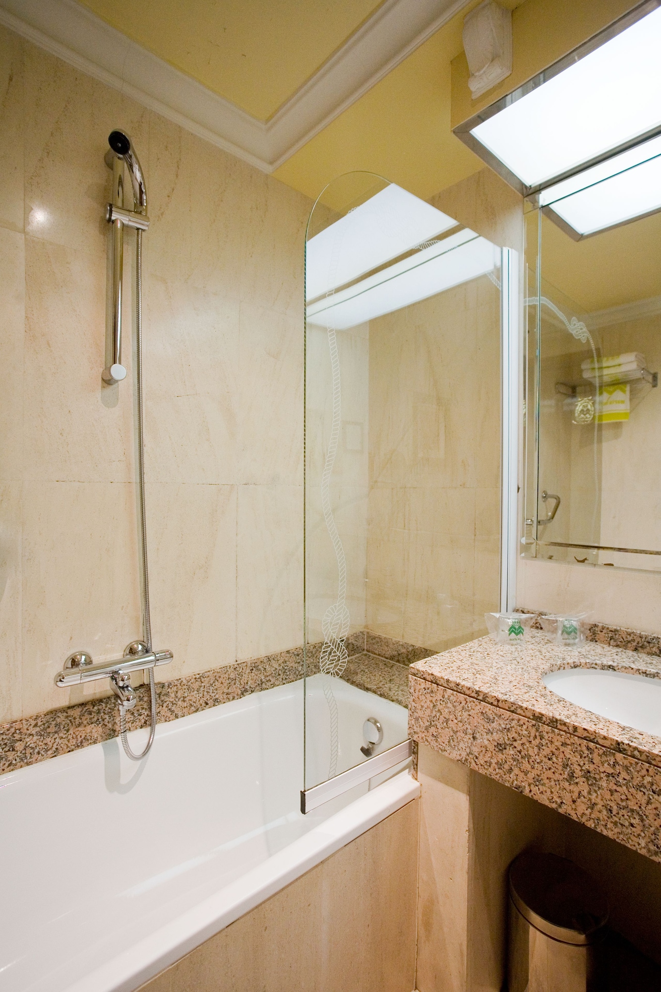 Room, Double Bed, Maria Luisa 8/9