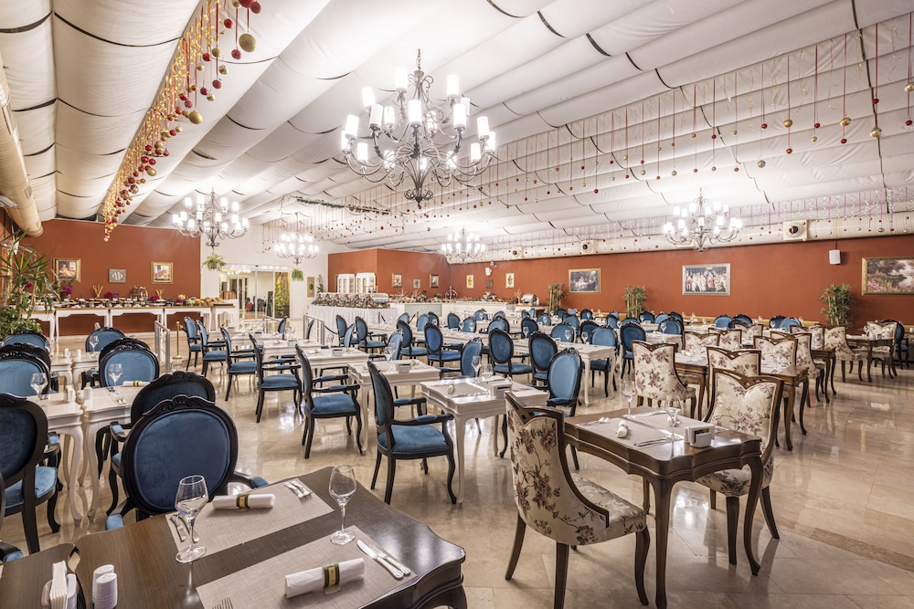 restaurant cafeteria