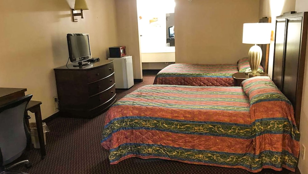Magnuson Hotel Marietta 8/46