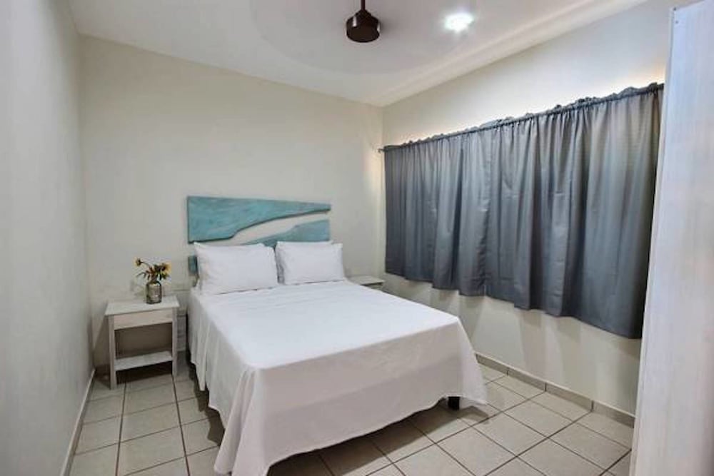 Ten North Tamarindo Beach Hotel 23/70