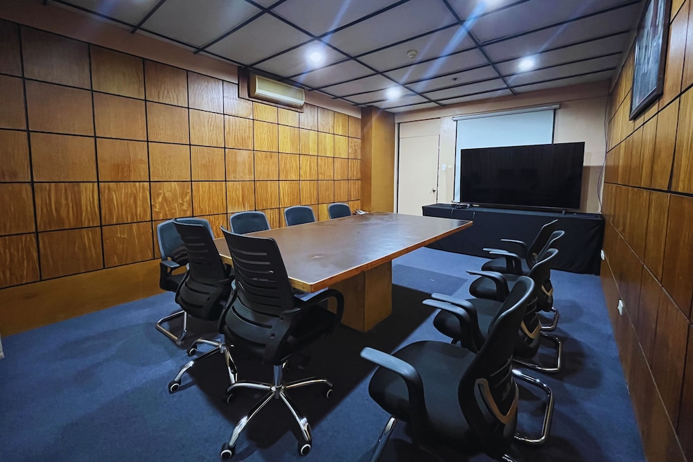 Laguna Technopark Hotel 33/49