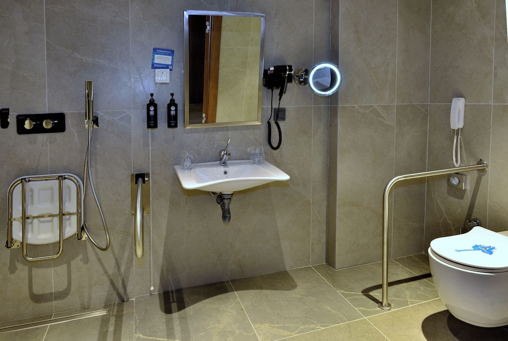 Azura World Hotel 46/46