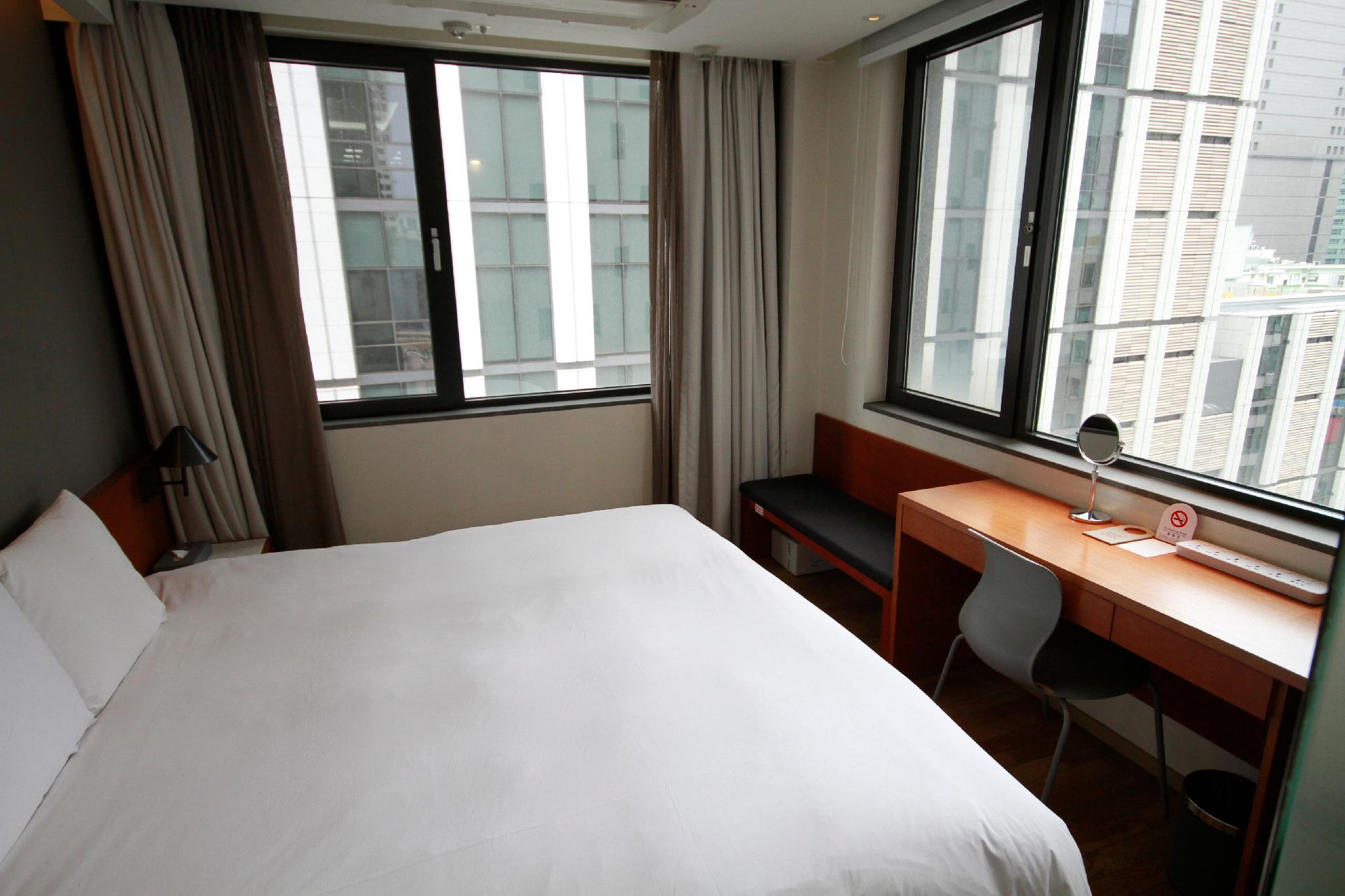 Hollywood, Deluxe, King Bed, High Floor