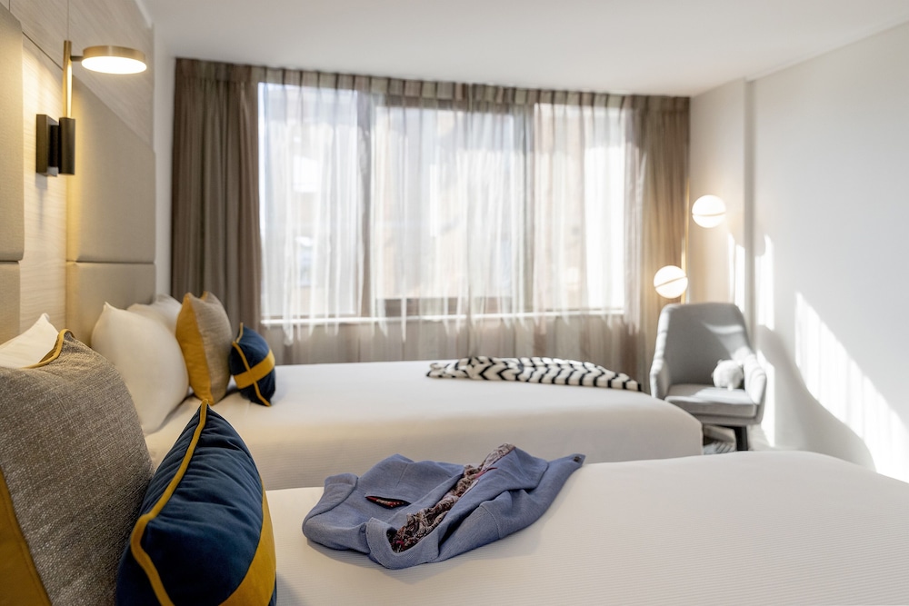 NOVOTEL SYDNEY PARRAMATTA 18/70