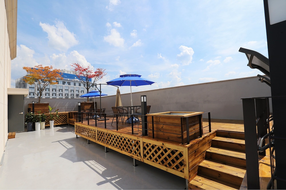 Hotel Bentley 43/57