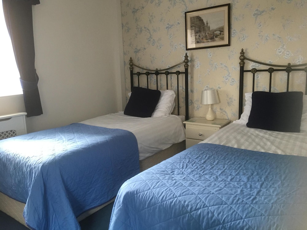 Grove House Guest House 16/34