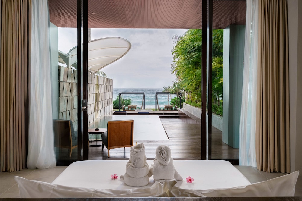 Suite, King Bed, Ocean Front, Private Infinity Pool, Katamaran Hotel And Resort 2/3