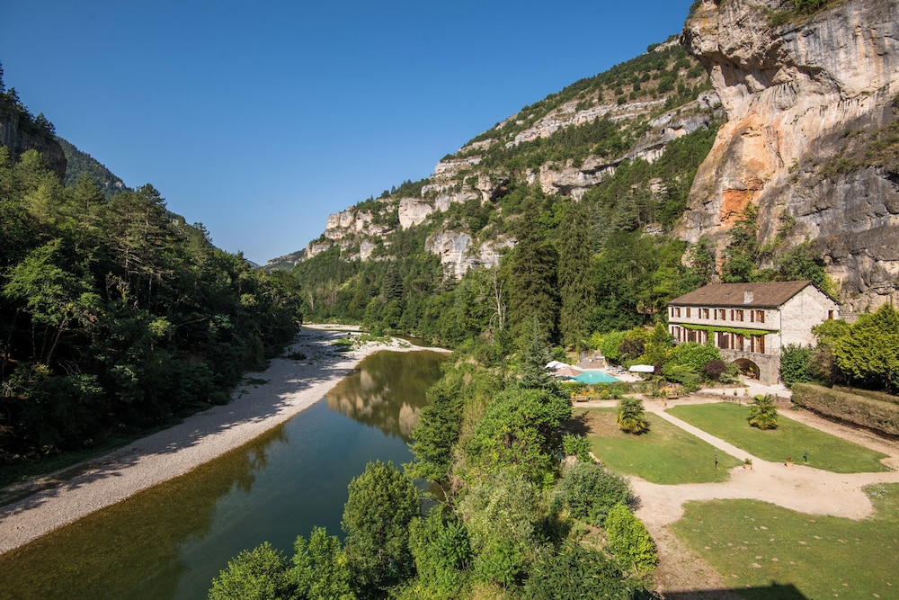 Chateau De La Caze 45/50