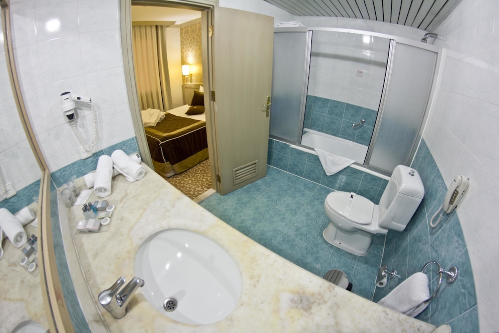 Sergah Hotel 11/51