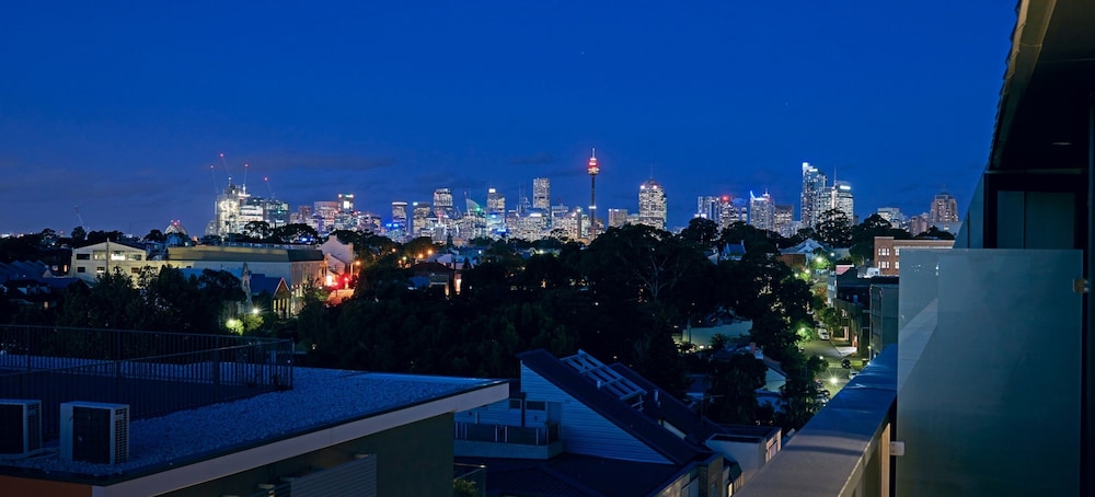 VERIU SUITES CAMPERDOWN 27/54