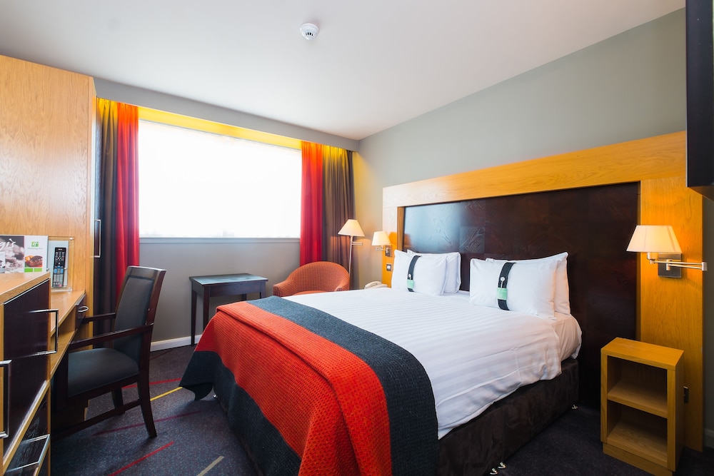 Holiday Inn West 14/60