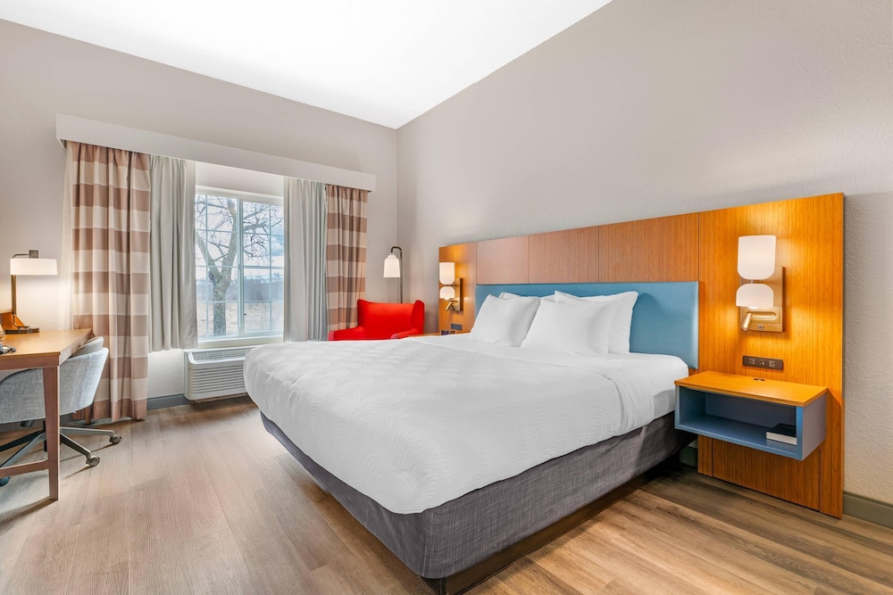 Country Inn Suites By Radisson West Bend Wi 18/58