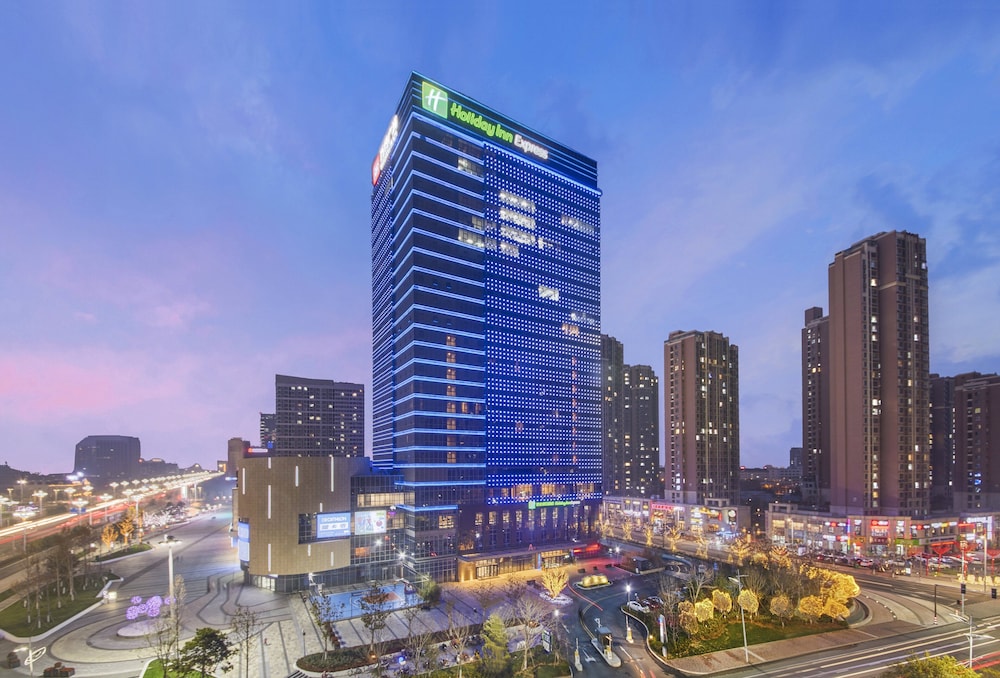 Holiday Inn Express Yantai Yeda 27/51