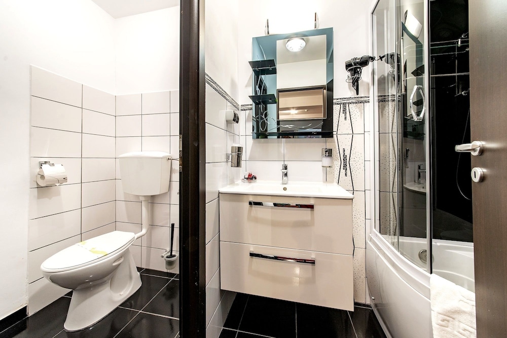 Bucur Accommodation 41/46