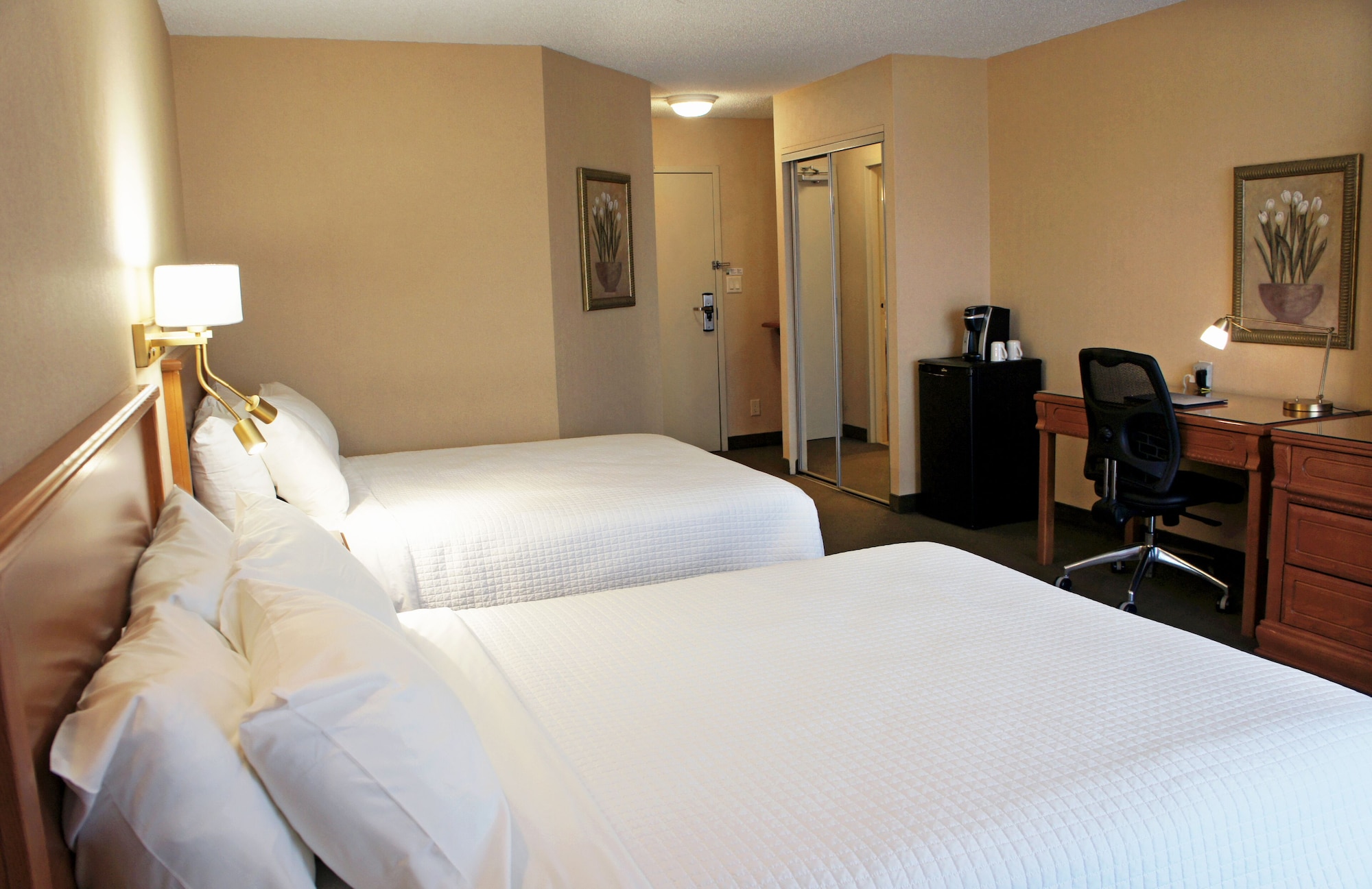 غرفة عائلية بسريرين كوين بإطلالة على الحديقة، Hotel Castel 5/8