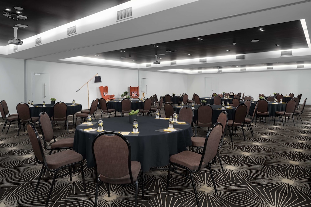 Atura Dandenong 46/60