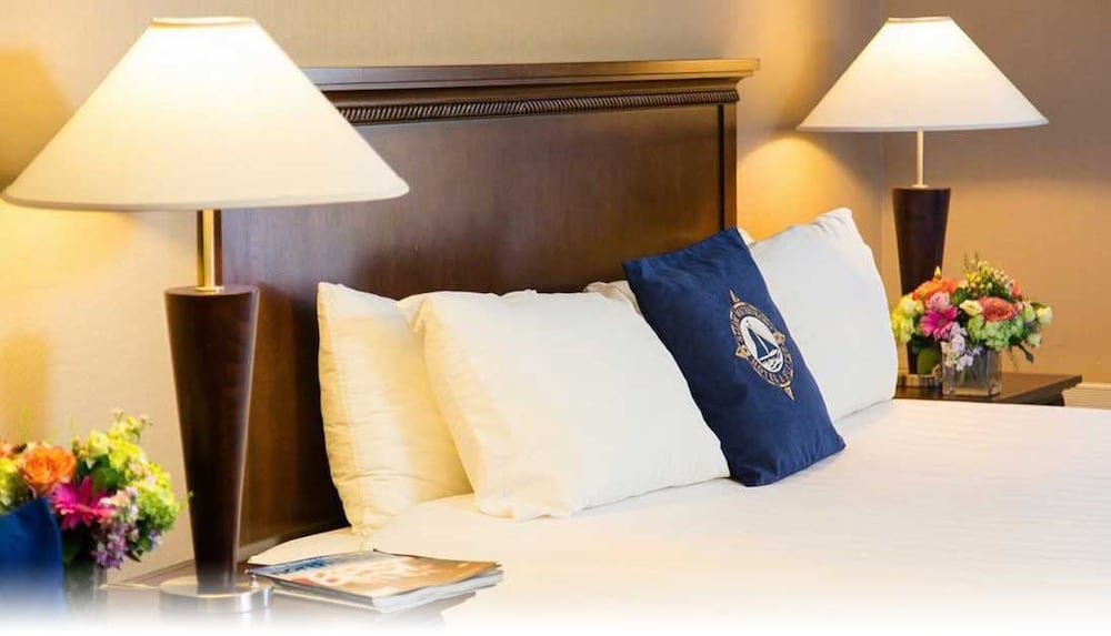 Salem Waterfront Hotel and Suites 7/45