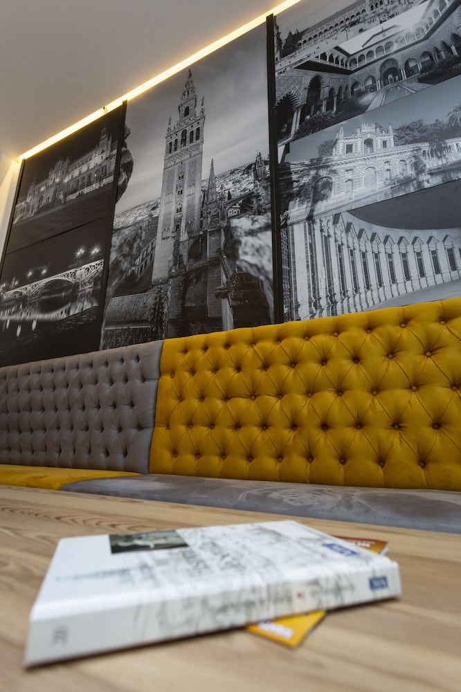 Basic Hotel Sevilla Catedral 34/65