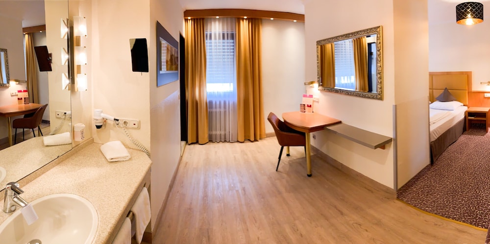 City Hotel Ost am Ko 50/50