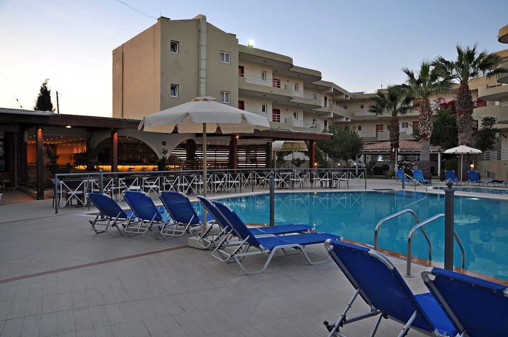 Sea Melody Beach Hotel And Apartments 16/35