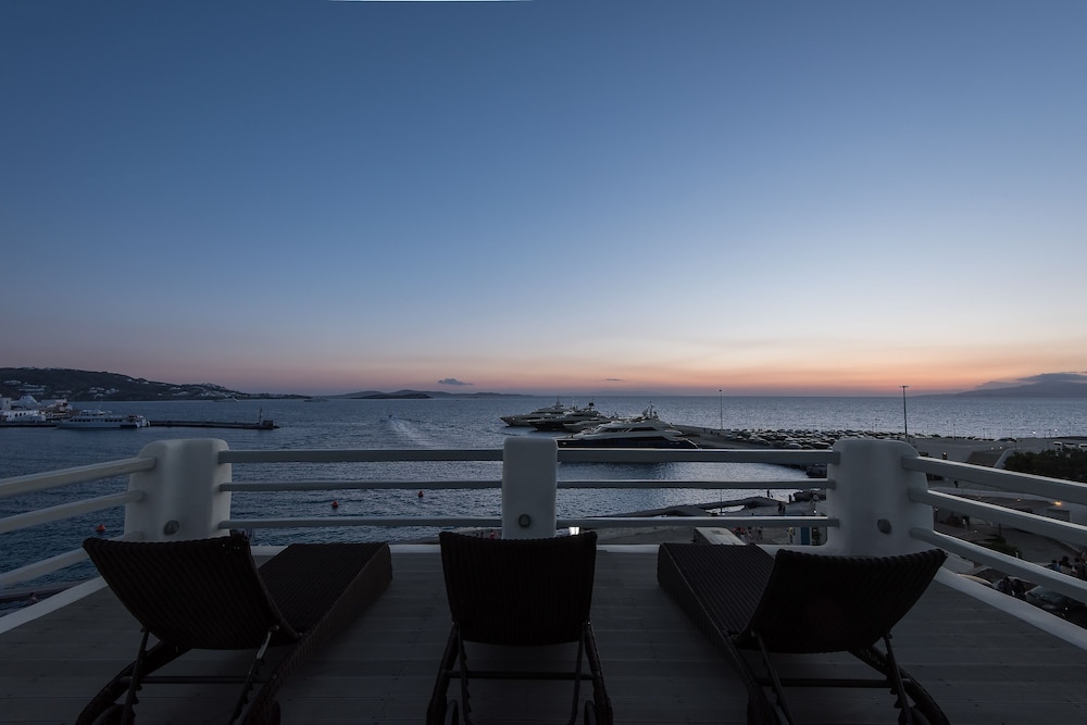 Riva Suites 44/50
