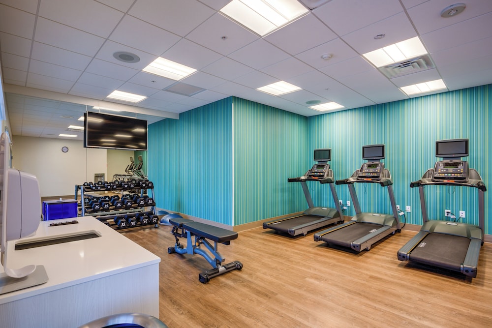 Holiday Inn Express Suites Reedsville State Coll Area 35/56