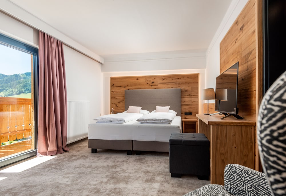 HOTEL STADTTOR 12/50