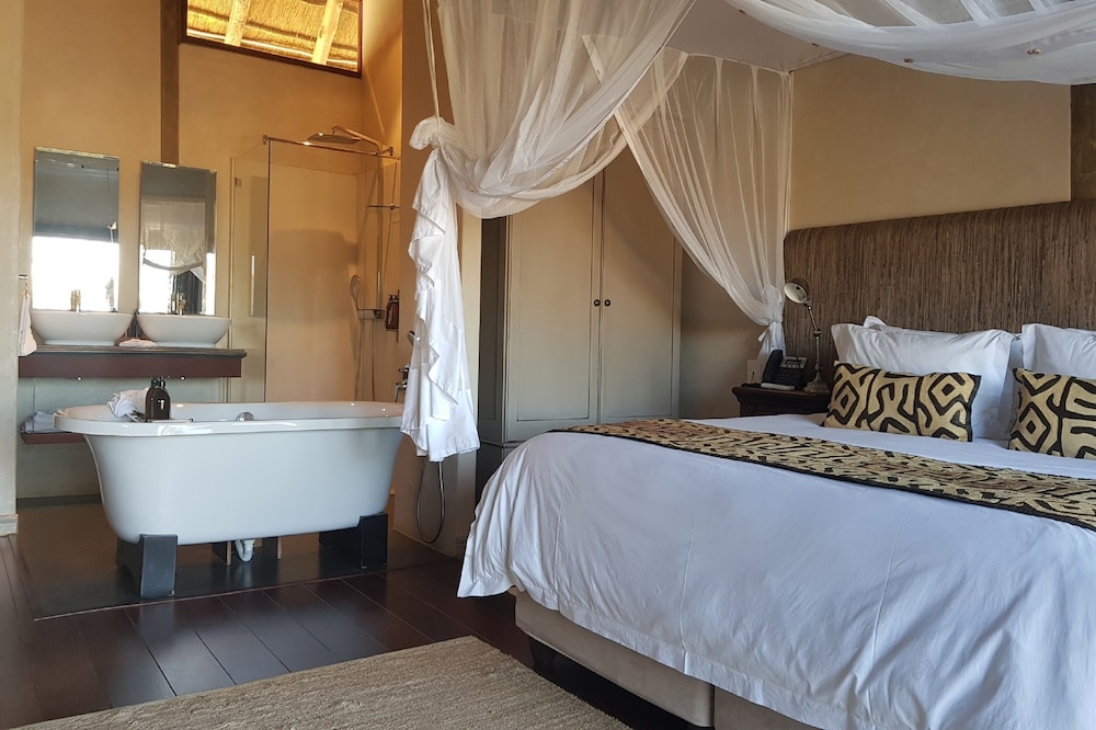 Tutwa Desert Lodge 3/50