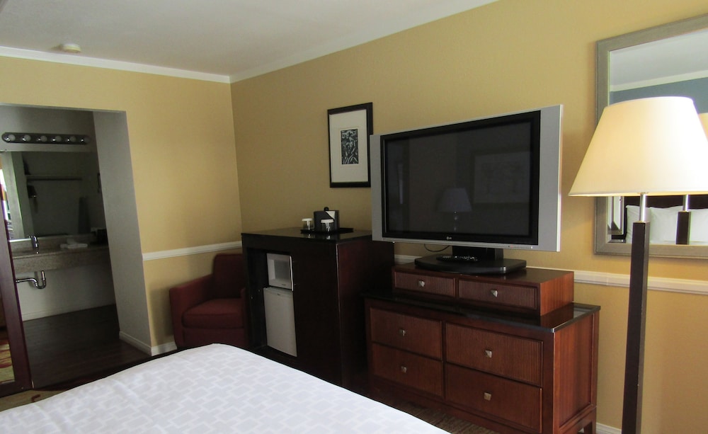 Clarion Inn Near China Lake Naval Station 15/43